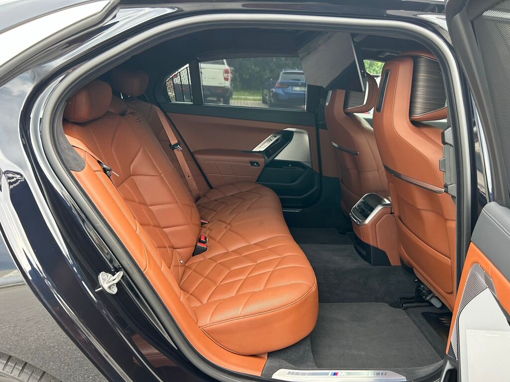 BMW i7 Sedan / Limuzína 0,0 400 kw