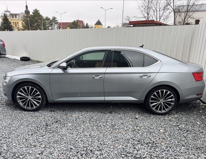 Škoda Superb Sedan / Limuzína 2,0 l 110 kw
