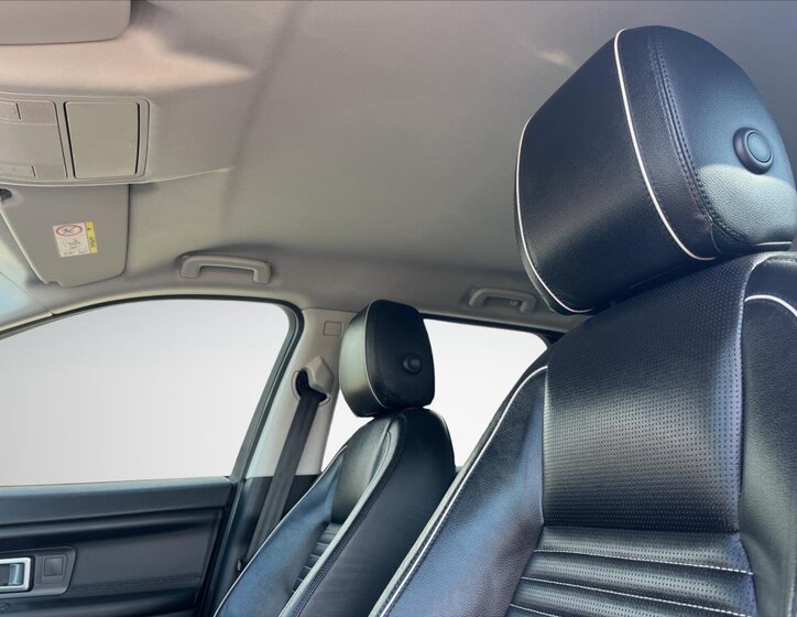 Land Rover Discovery Sport SUV / Terénní 2,0 l 110 kw