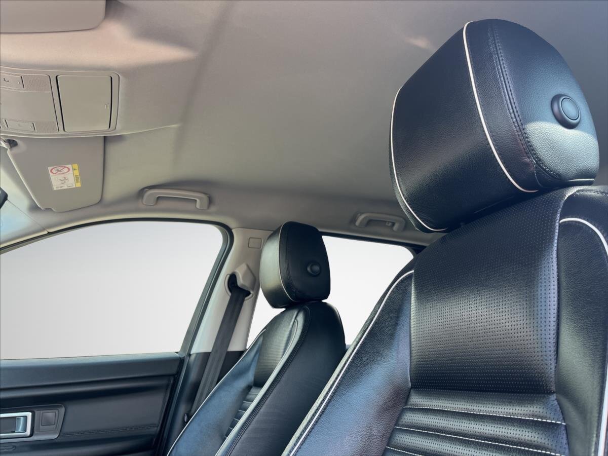 Land Rover Discovery Sport SUV / Terénní 2,0 l 110 kw