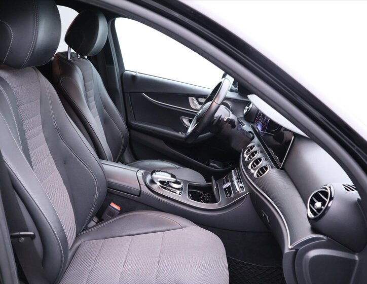 Mercedes-Benz Třídy E Kombi 2,0 l 143 kw