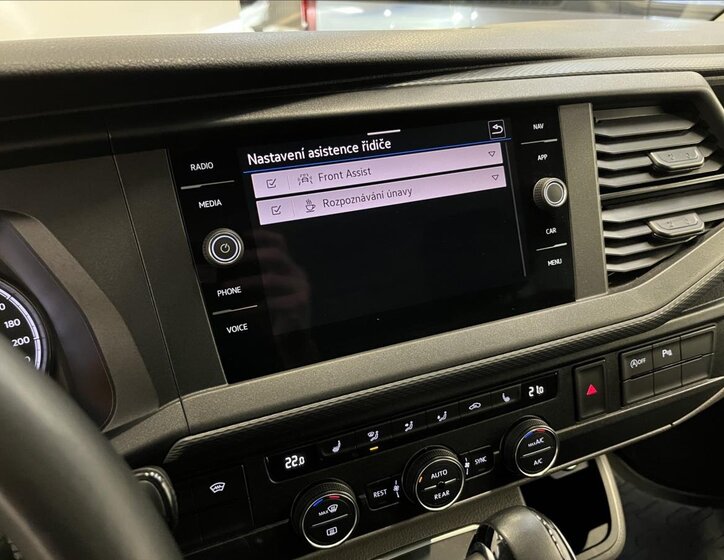 Volkswagen Caravelle 8