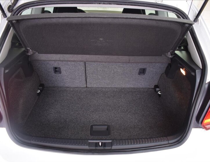 Volkswagen Polo Hatchback 999,0 44 kw