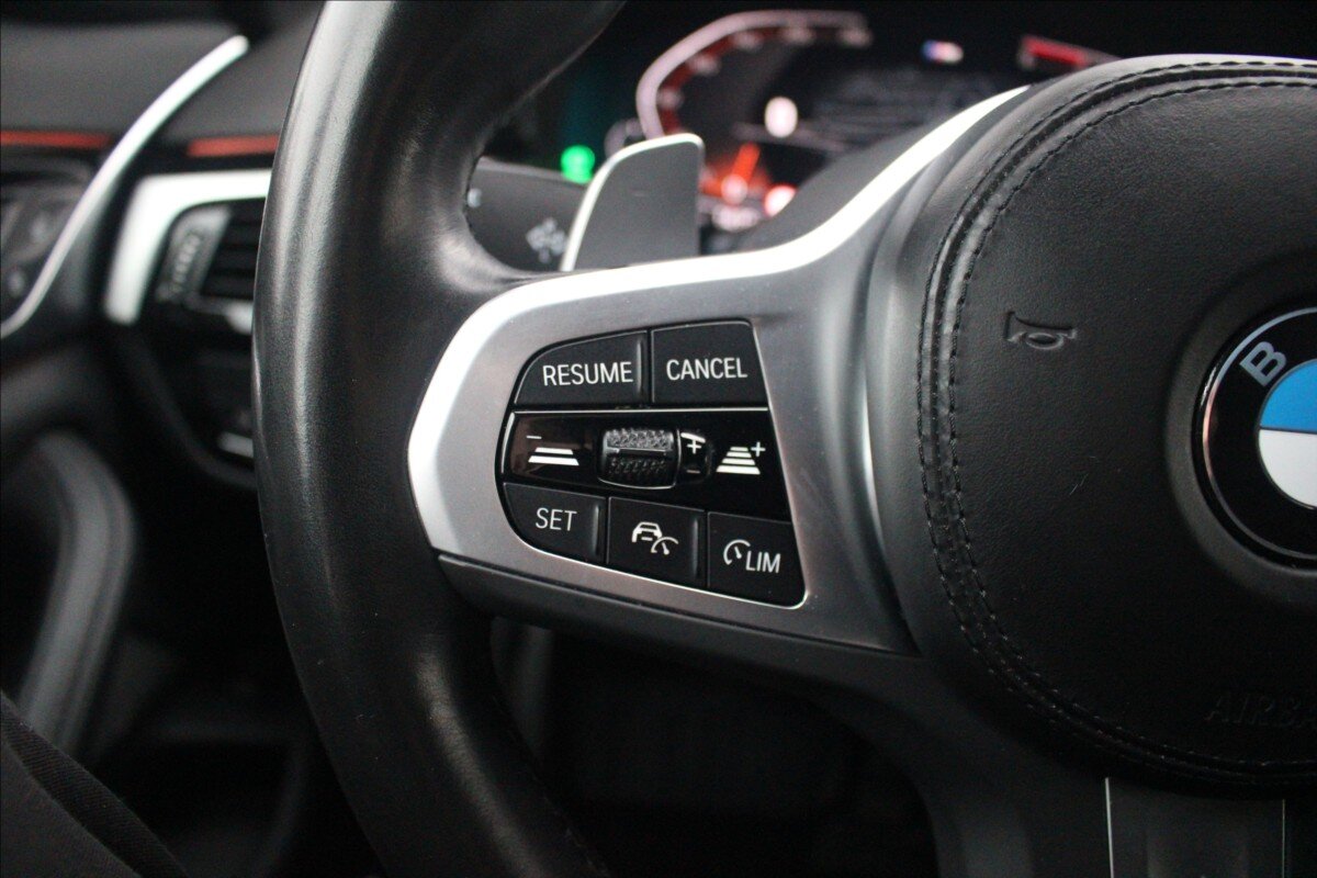 BMW Řada 5 Kombi 3,0 l 210 kw