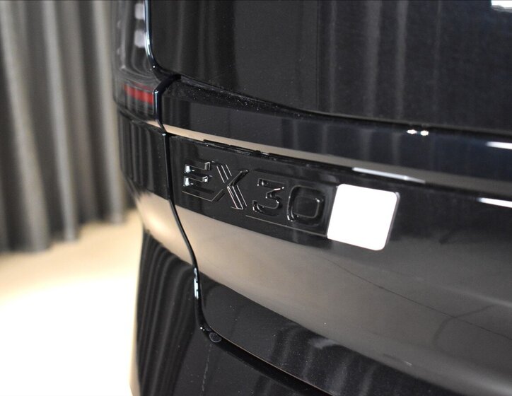 Volvo EX30 SUV / Terénní 0,0 315 kw