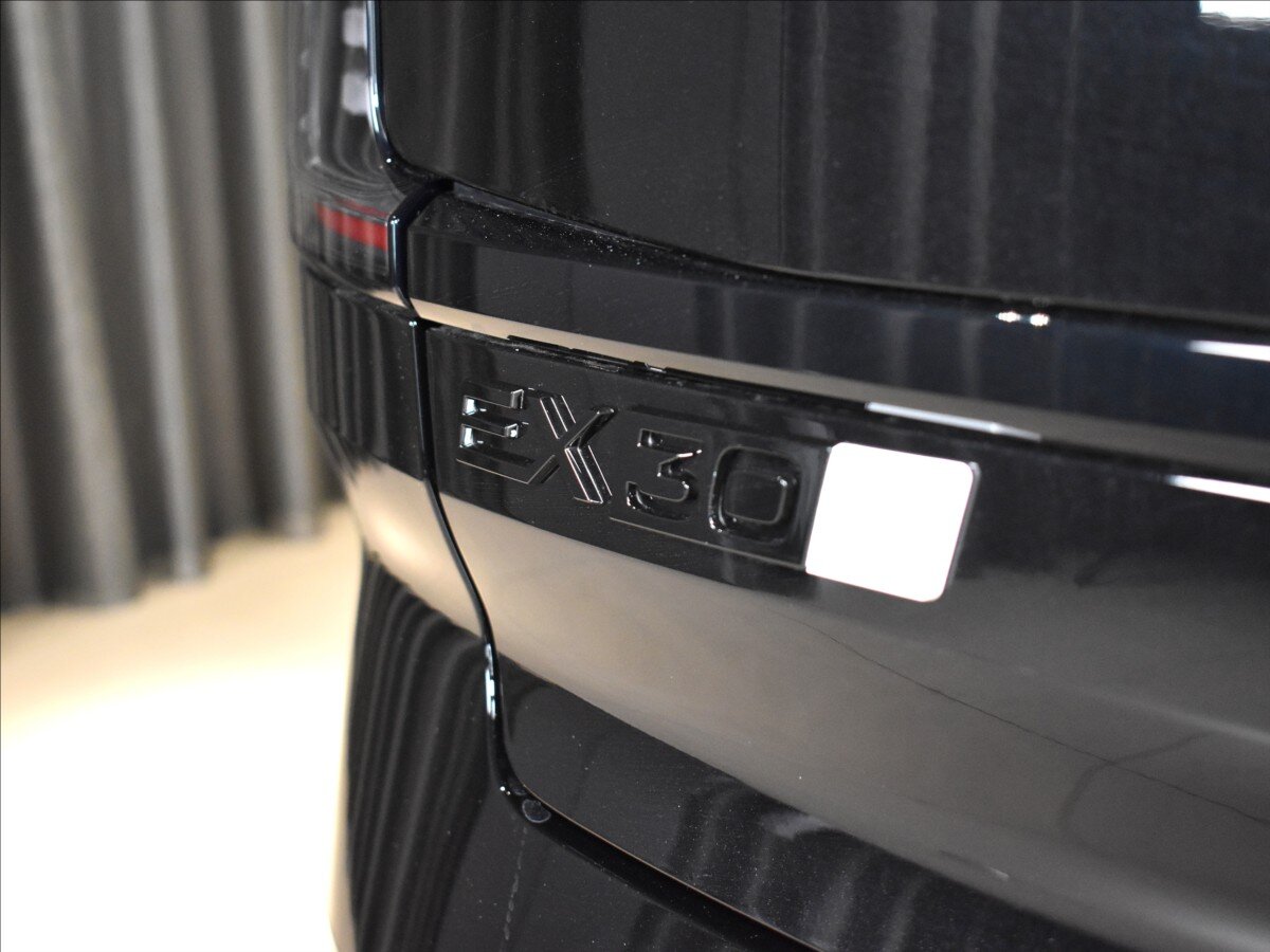 Volvo EX30 SUV / Terénní 0,0 315 kw