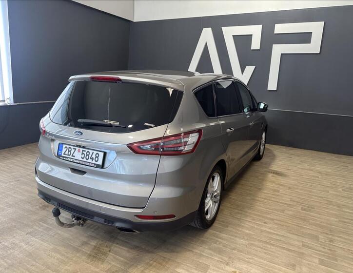 Ford S-MAX 8