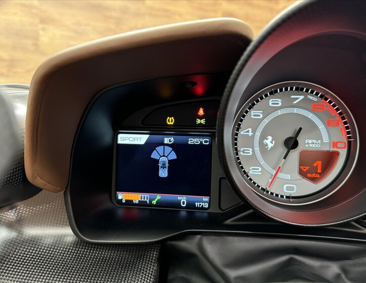 Ferrari F8 Kabriolet 3,9 l 530 kw