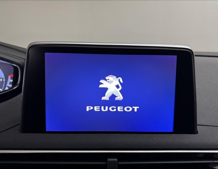 Peugeot 5008 SUV 2,0 l 133 kw