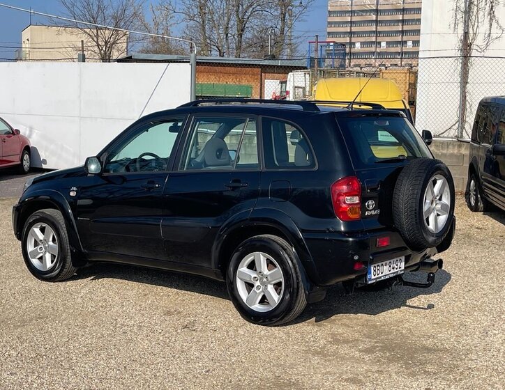 Toyota RAV4 SUV / Terénní 2,0 l 85 kw