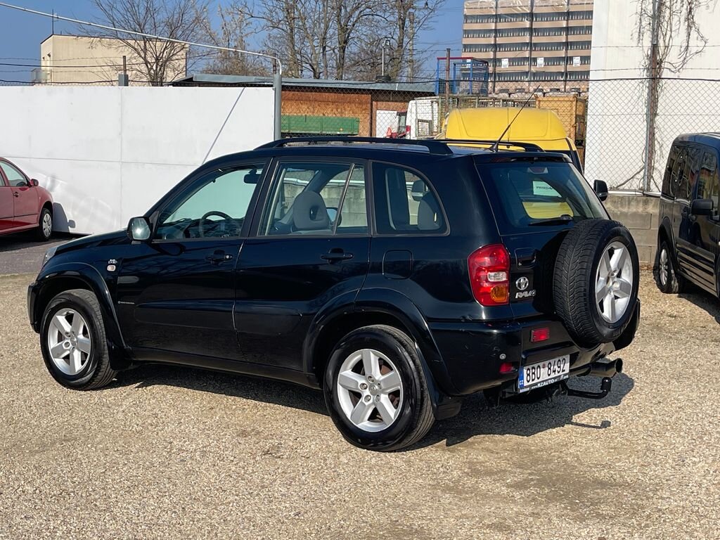 Toyota RAV4 SUV / Terénní 2,0 l 85 kw