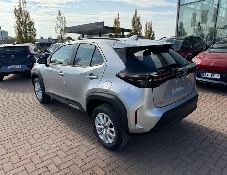 Toyota Yaris Cross 8