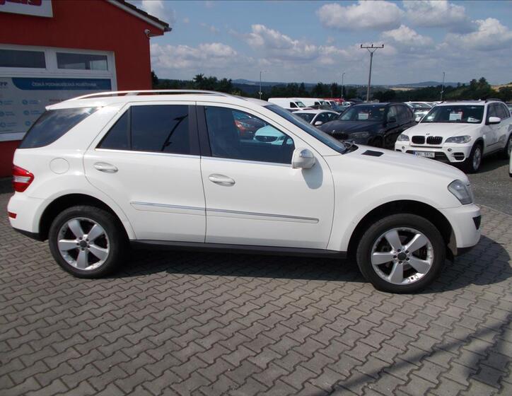 Mercedes-Benz Třídy M 8