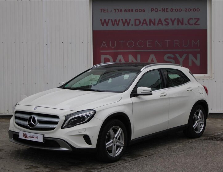 Mercedes-Benz GLA 1