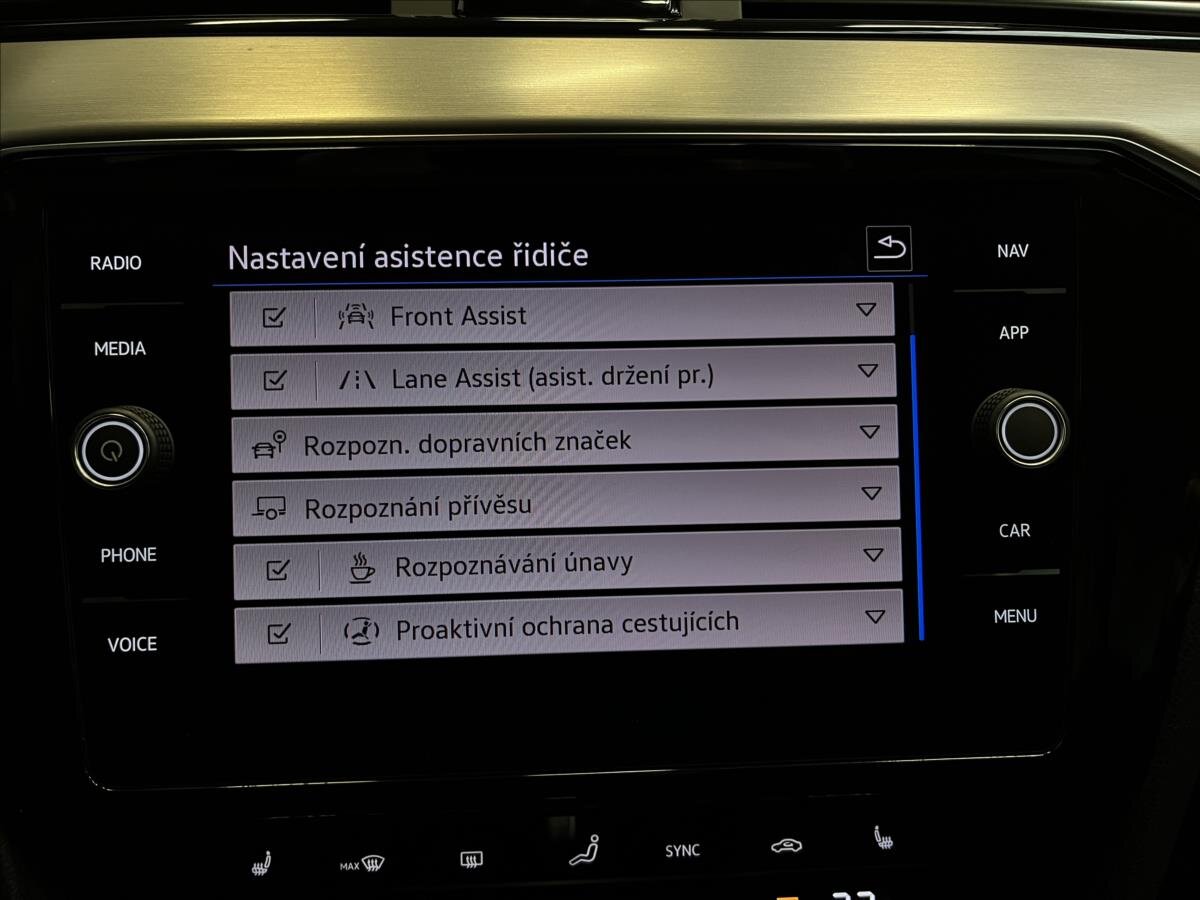 Volkswagen Passat Sedan 1,5 l 110 kw