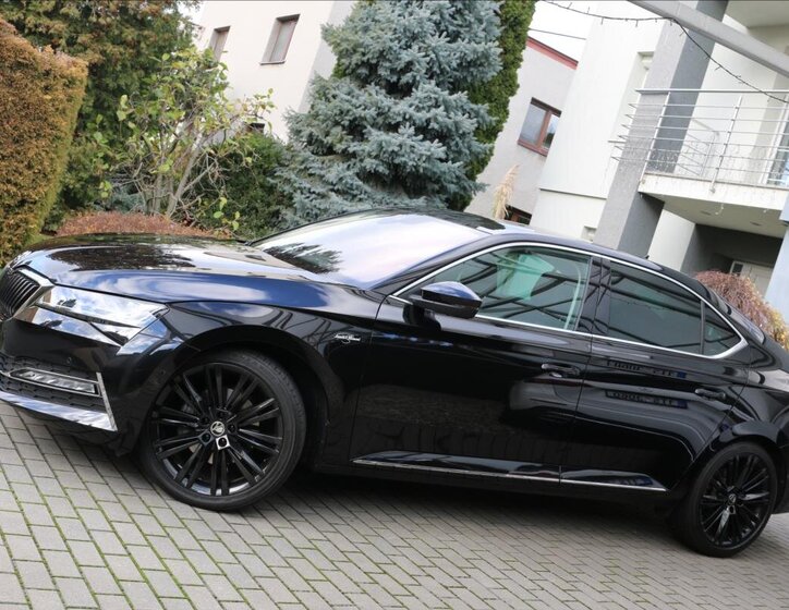 Škoda Superb 11