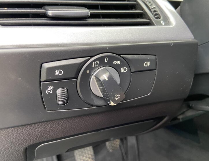 BMW Řada 5 Kombi 3,0 l 145 kw