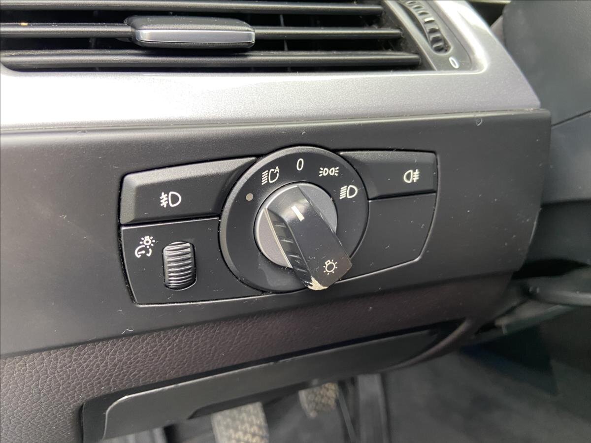 BMW Řada 5 Kombi 3,0 l 145 kw