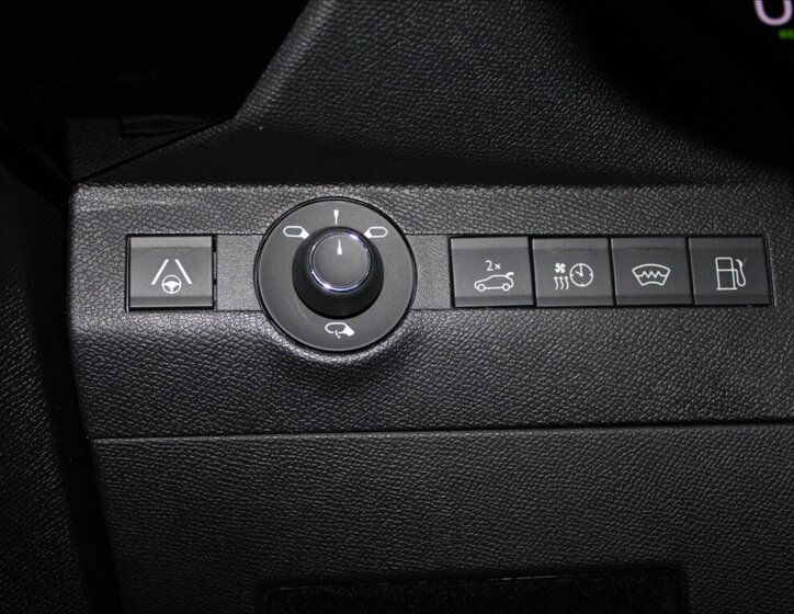 DS Automobiles DS7 Crossback SUV 1,6 l 221 kw