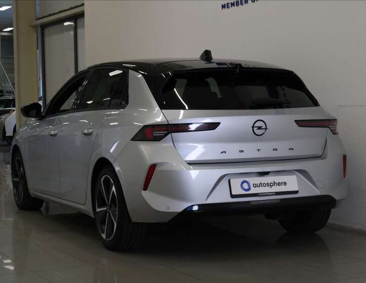 Opel Astra Hatchback 1,2 l 96 kw