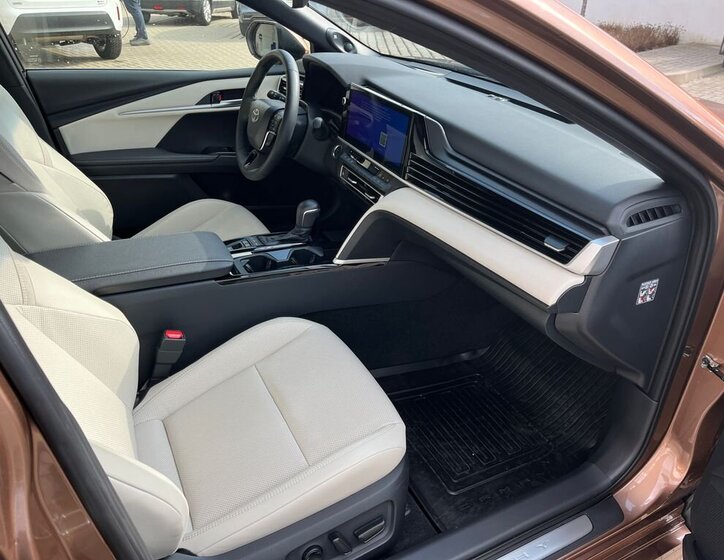 Toyota Camry Sedan / Limuzína 2,5 l 137 kw