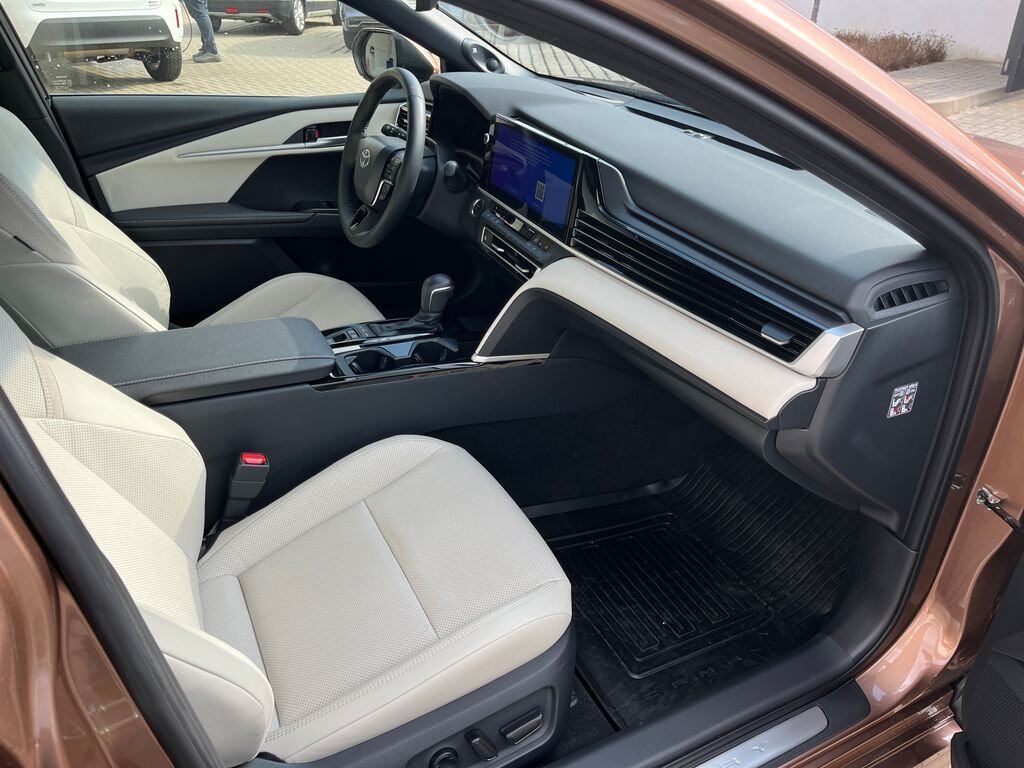 Toyota Camry Sedan / Limuzína 2,5 l 137 kw