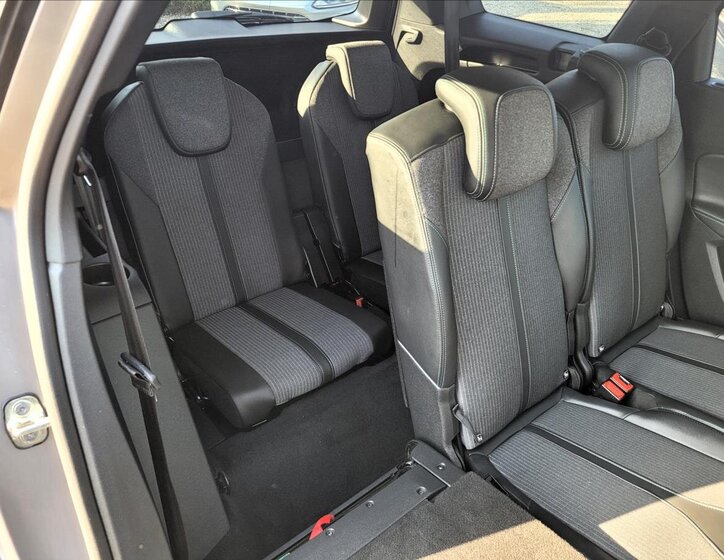 Peugeot 5008 SUV 1,5 l 96 kw