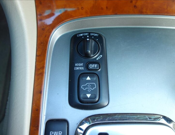 Toyota Land Cruiser SUV 4,7 l 175 kw