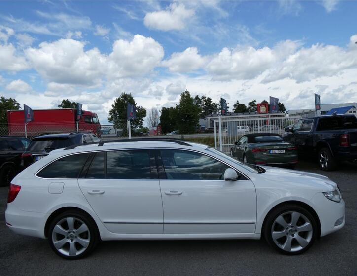 Škoda Superb 12