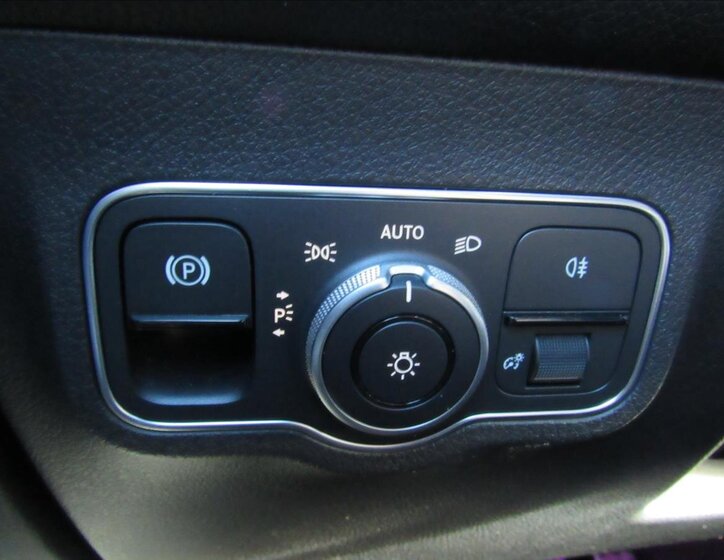 Mercedes-Benz GLB Kombi 2,0 l 225 kw