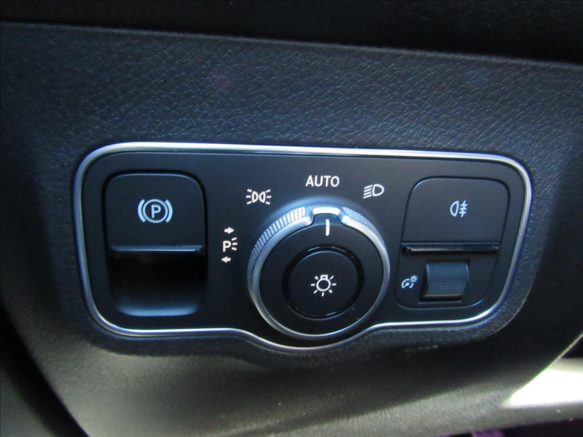 Mercedes-Benz GLB Kombi 2,0 l 225 kw