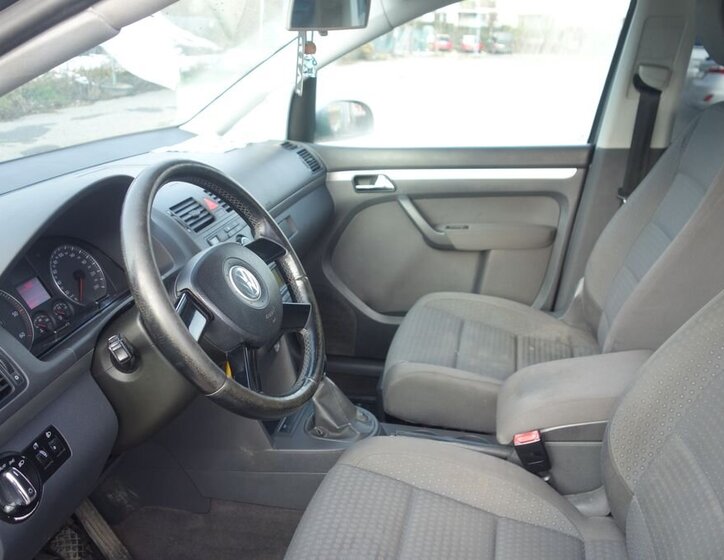 Volkswagen Touran 16