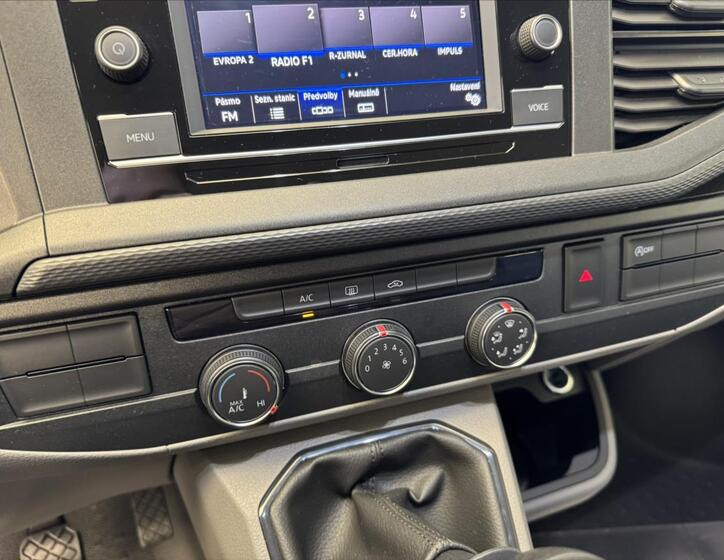 Volkswagen Caravelle 11