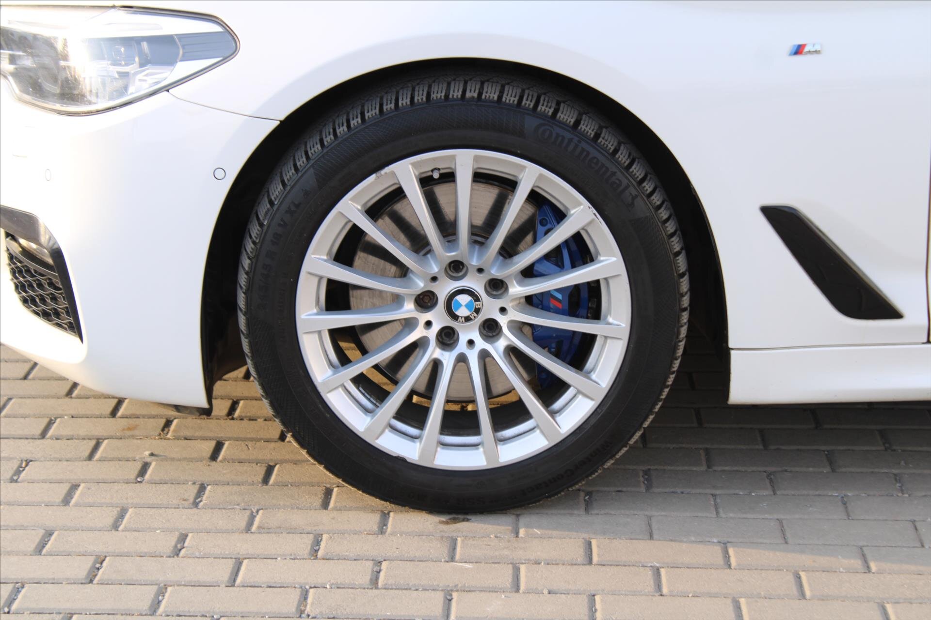 BMW Řada 5 Kombi 3,0 l 195 kw