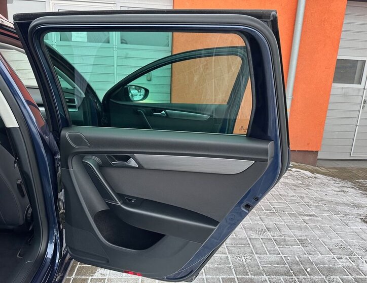 Volkswagen Passat Kombi 1,6 l 77 kw