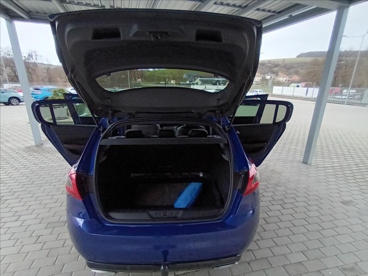 Peugeot 308 Hatchback 2,0 l 130 kw