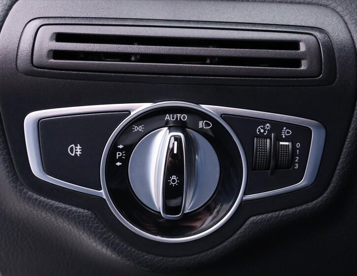 Mercedes-Benz Třídy C Kombi 2,1 l 100 kw