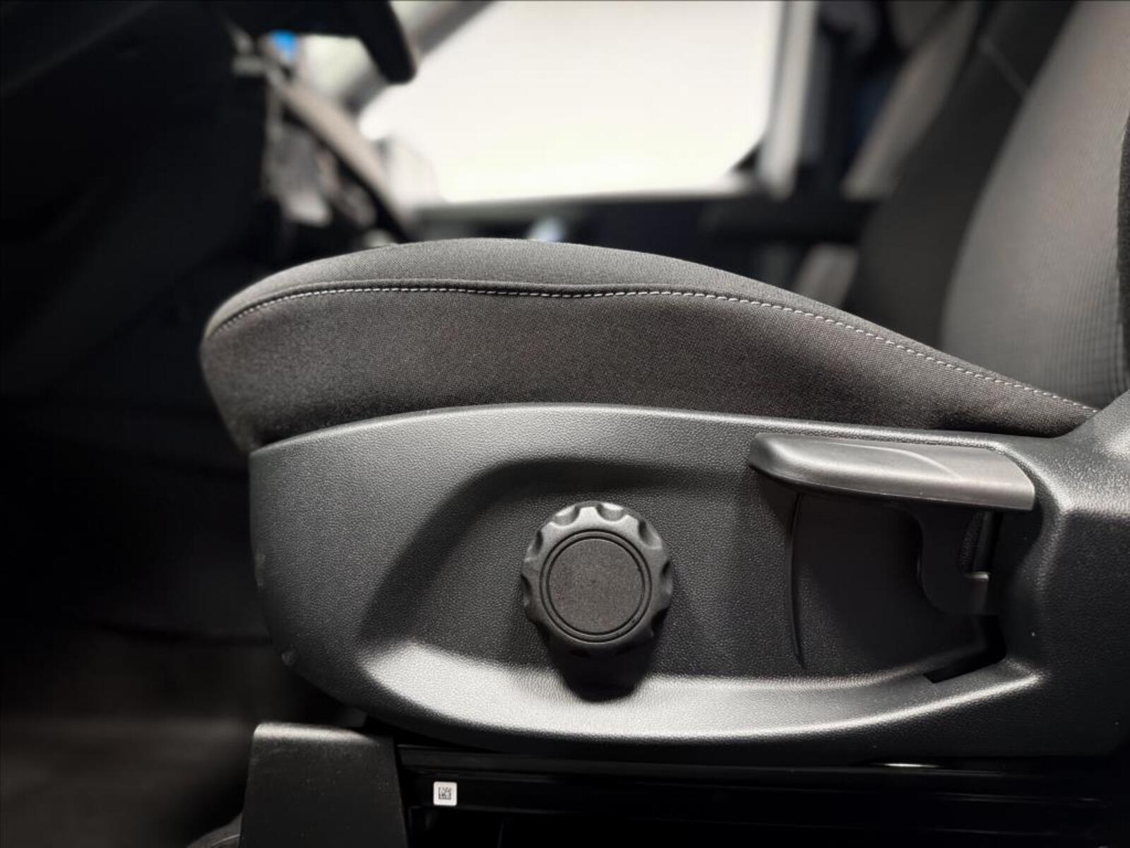 Ford Transit Courier 11