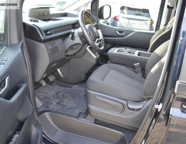 Hyundai Staria 28