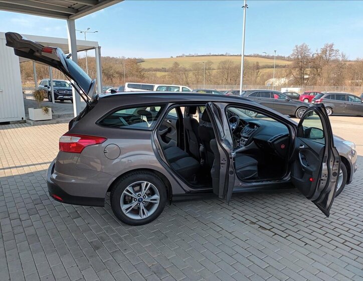 Ford Focus Kombi 998,0 92 kw