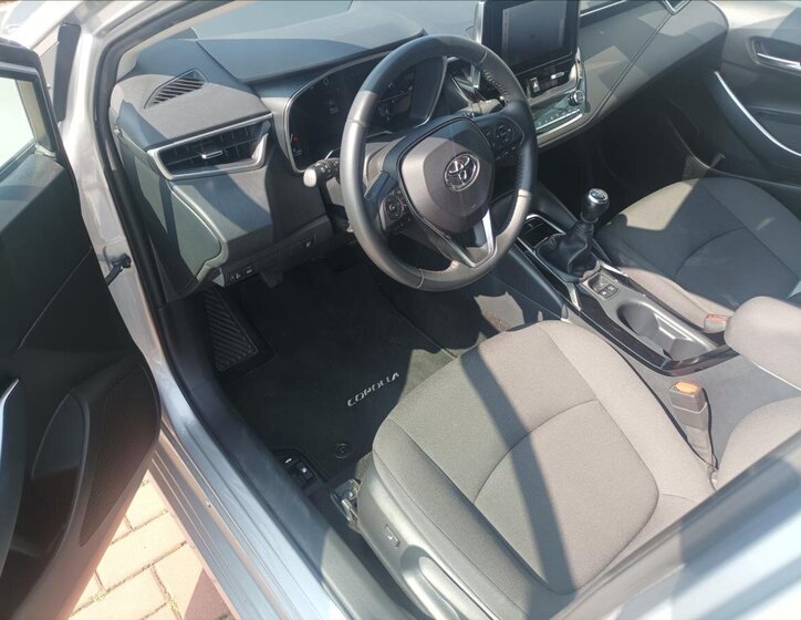 Toyota Corolla Sedan 1,5 l 92 kw