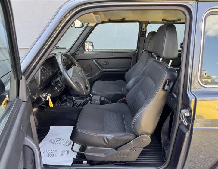 Lada Niva 23