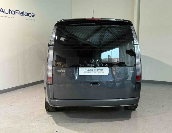 Hyundai Staria 5