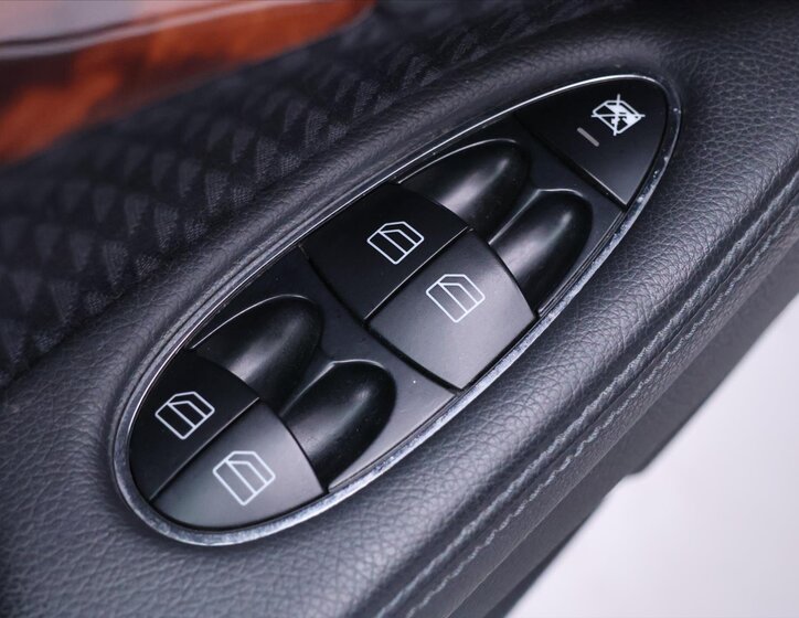 Mercedes-Benz Třídy E 14