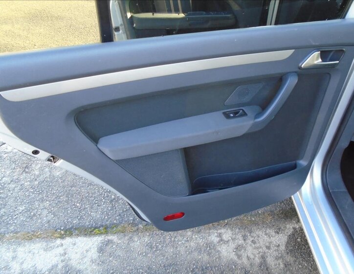 Volkswagen Touran 11