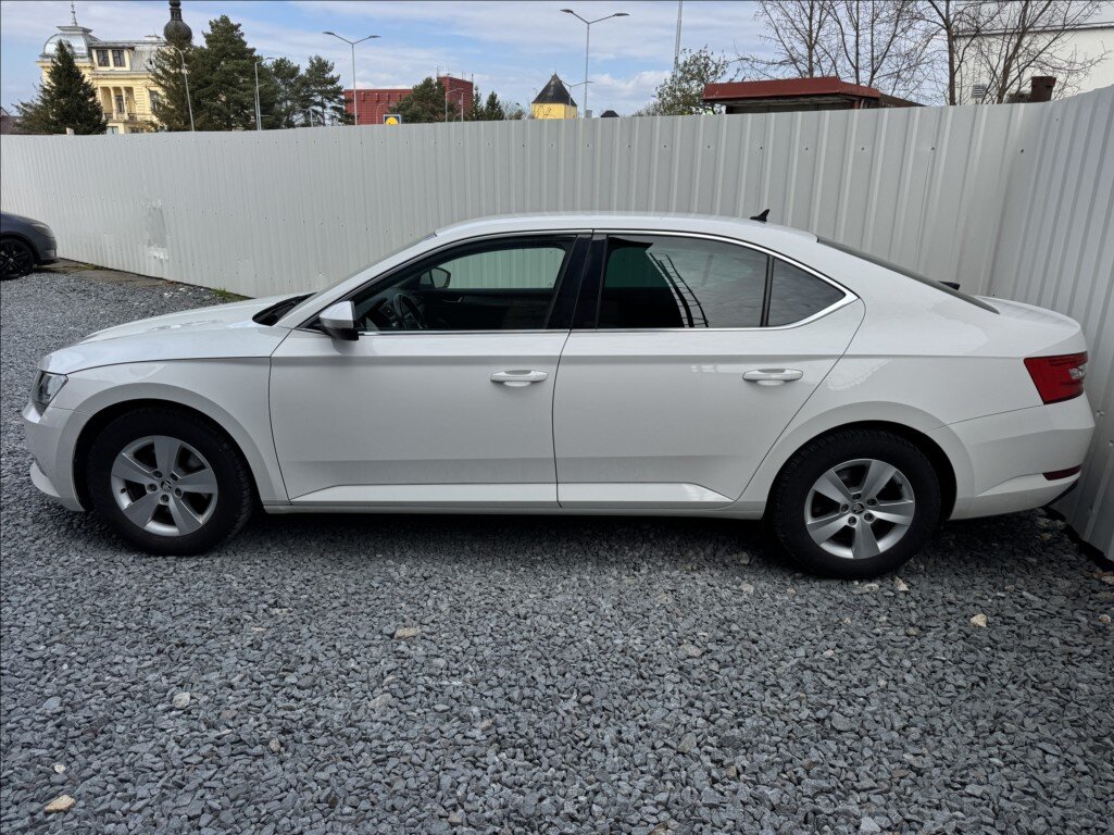 Škoda Superb Sedan / Limuzína 2,0 l 140 kw