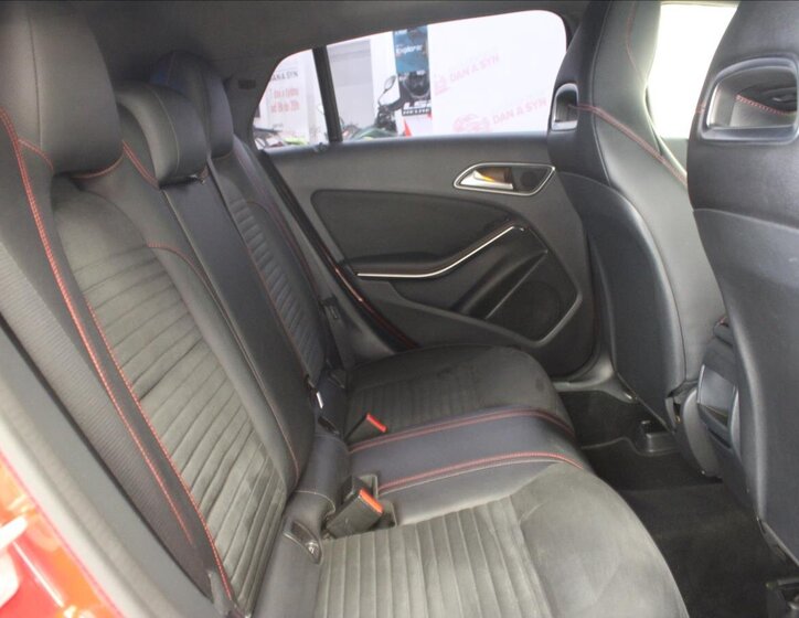 Mercedes-Benz CLA 13