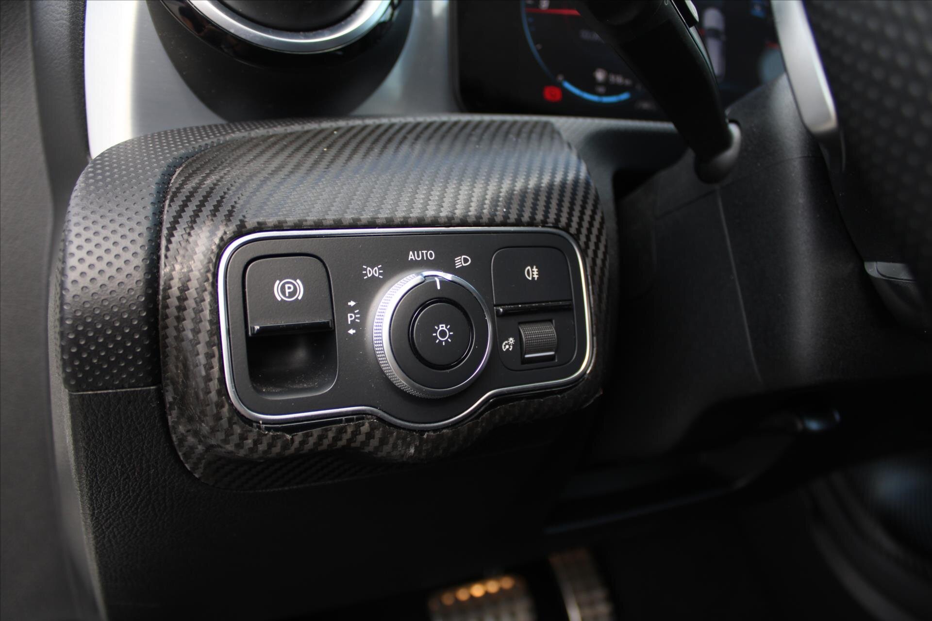 Mercedes-Benz CLA Kombi 1,3 l 193 kw