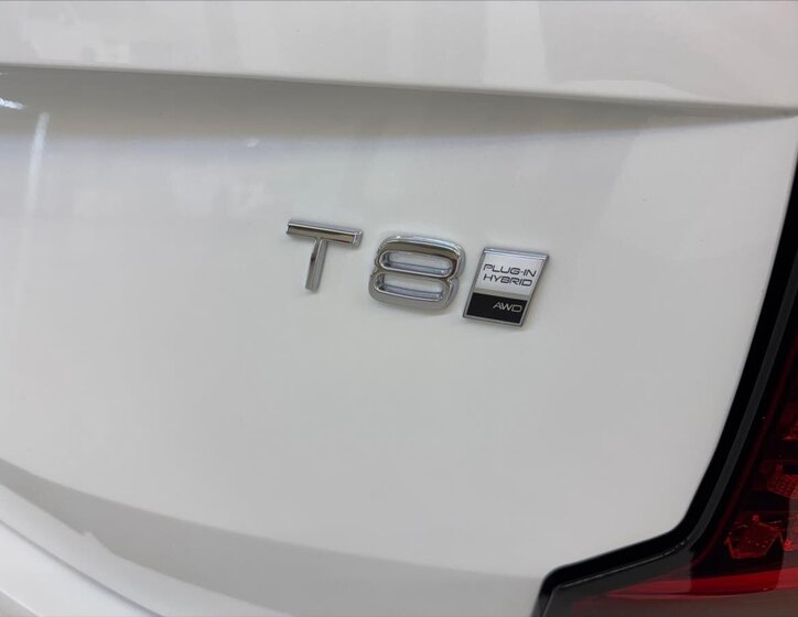 Volvo XC90 SUV 2,0 l 335 kw