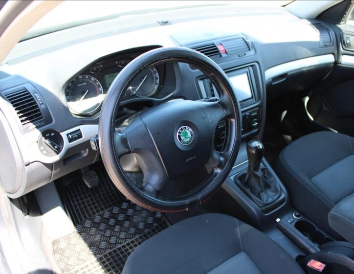Škoda Octavia 10